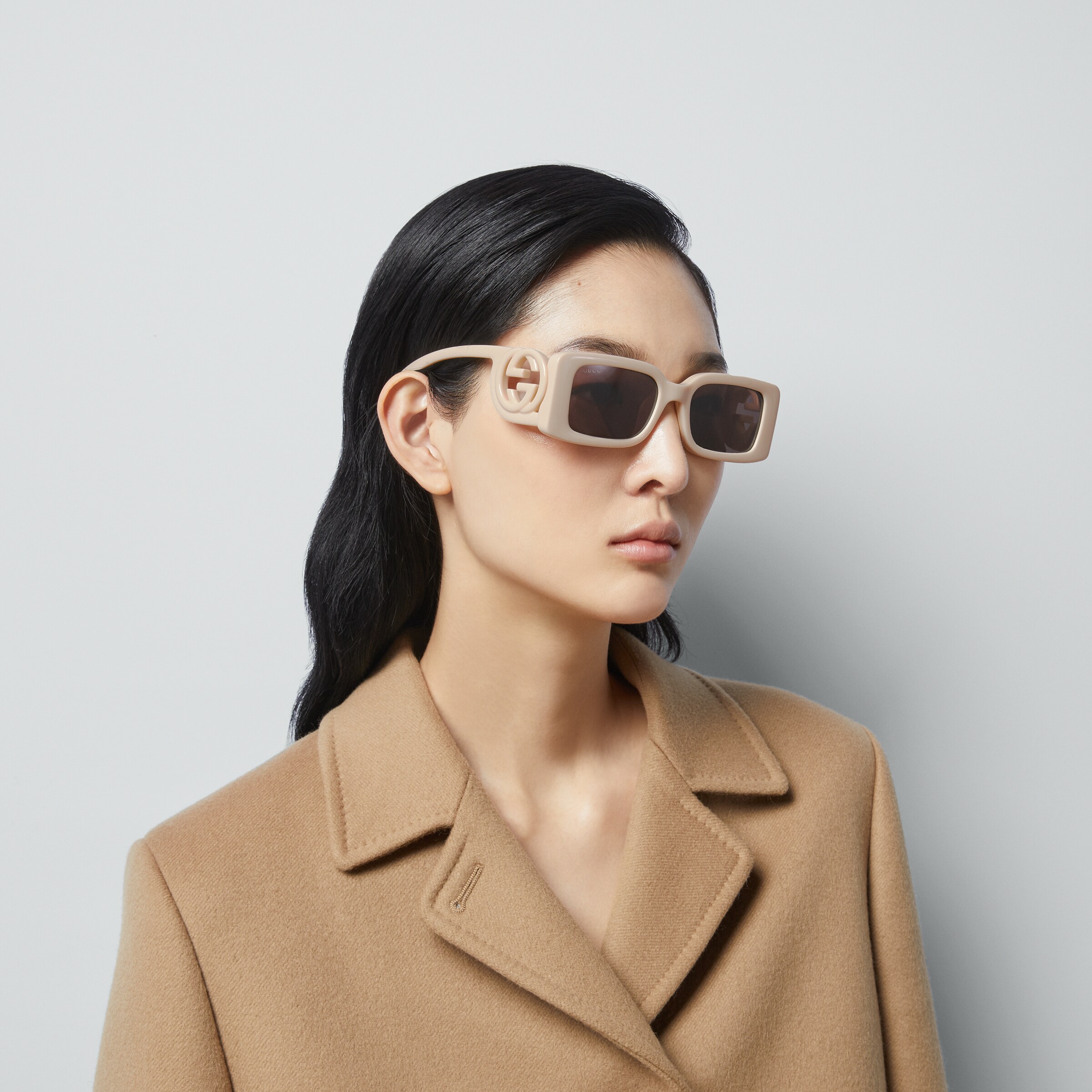 サングラス GCDS Woman Sunglasses White GD0059/S 25J Amazon.com: GCDS GD0059 25J shiny ivory 54/19/140 UNISEX