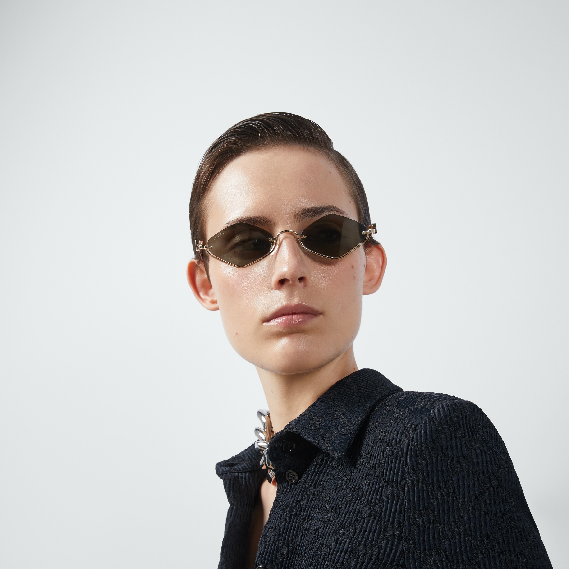 サングラス GUCCI GOLD AND BLACK HEXAGONAL SUNGLASSES Gucci Gold And Black Hexagonal Sunglass – LOZURI®