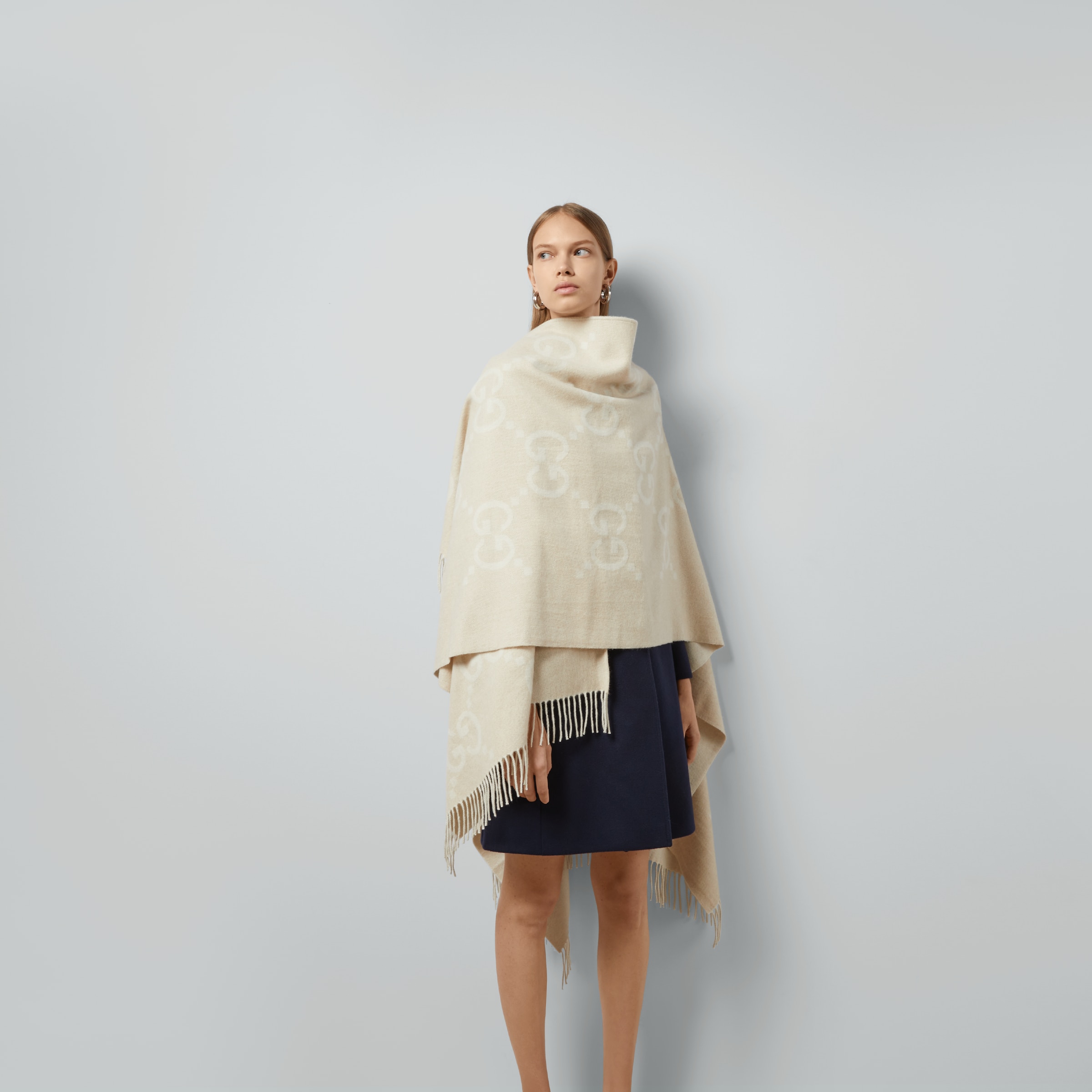 【関税&送料込】Gucci Embroidered Cashmere Reversible Cape 774308_4GABX_9877_003_100_0000