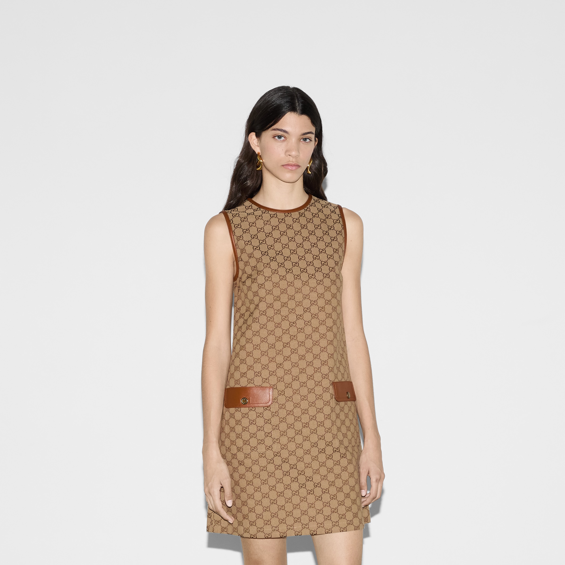 Vestido de lona con GG en marrón y beige | GUCCI® ES