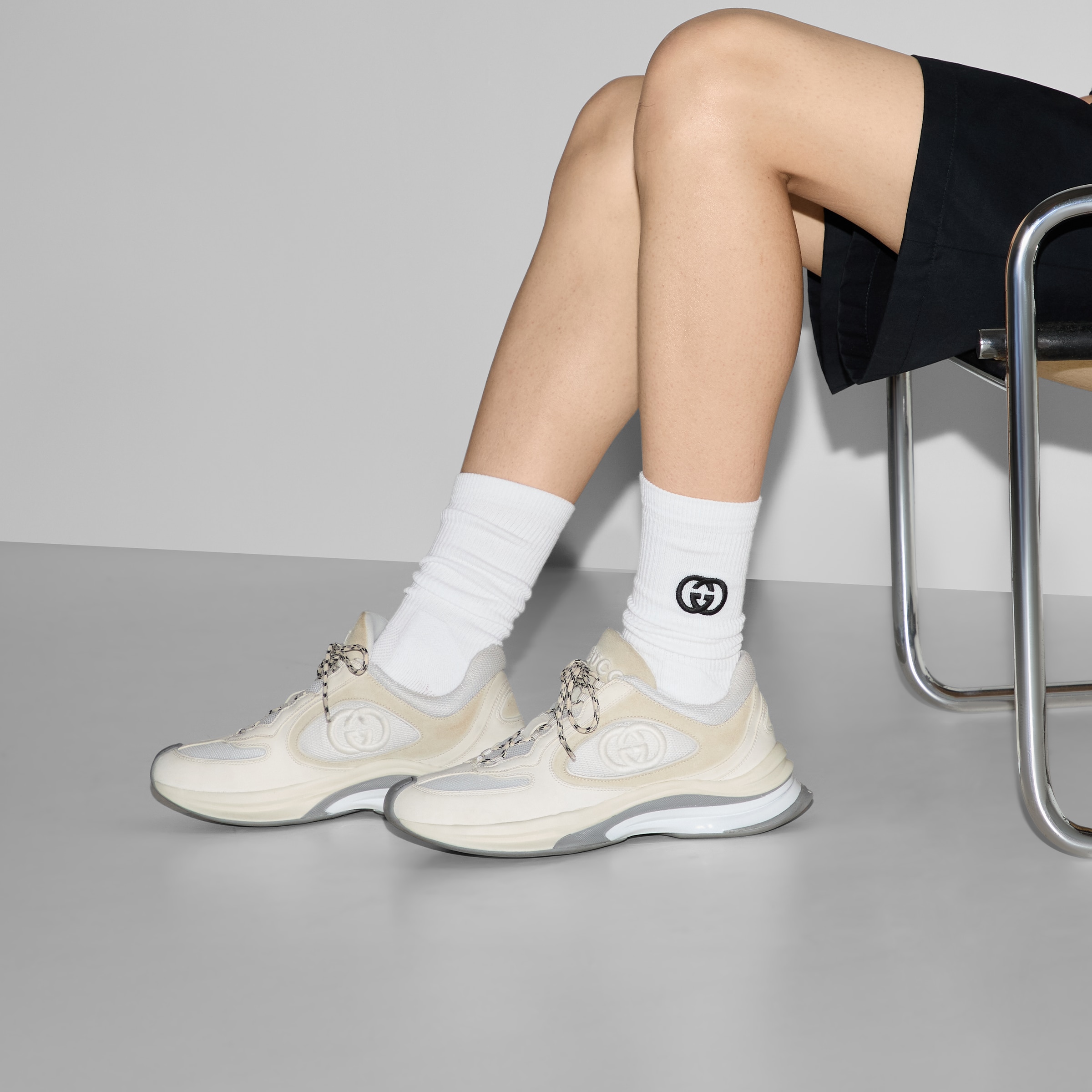 タイツ・ソックス Gucci White Stretch Cotton Blend Socks Web Stripe cotton-blend socks in white - Gucci | Mytheresa