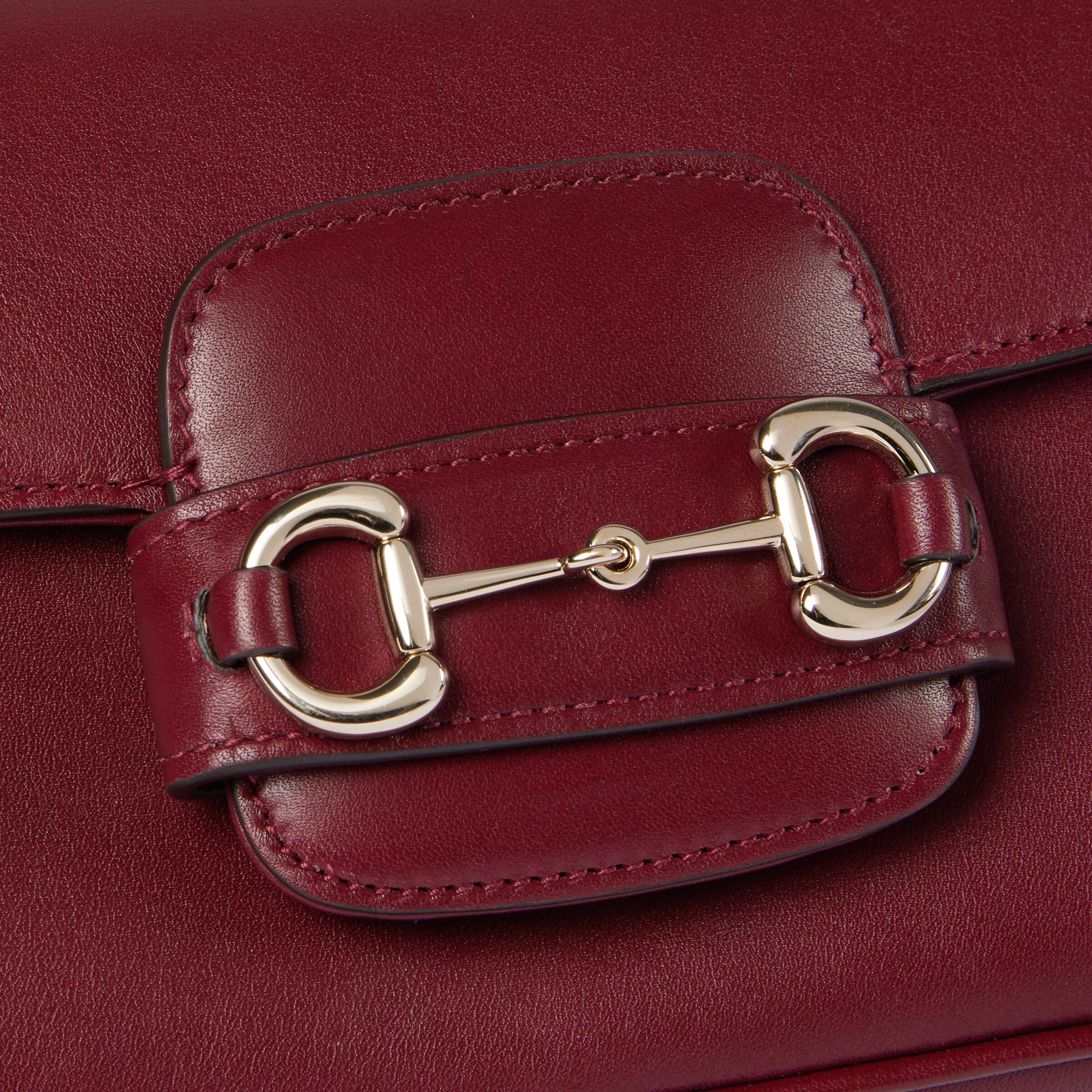 Kleine Gucci Horsebit 1955 Henkeltasche in Leder in Rosso Ancora Rot ...