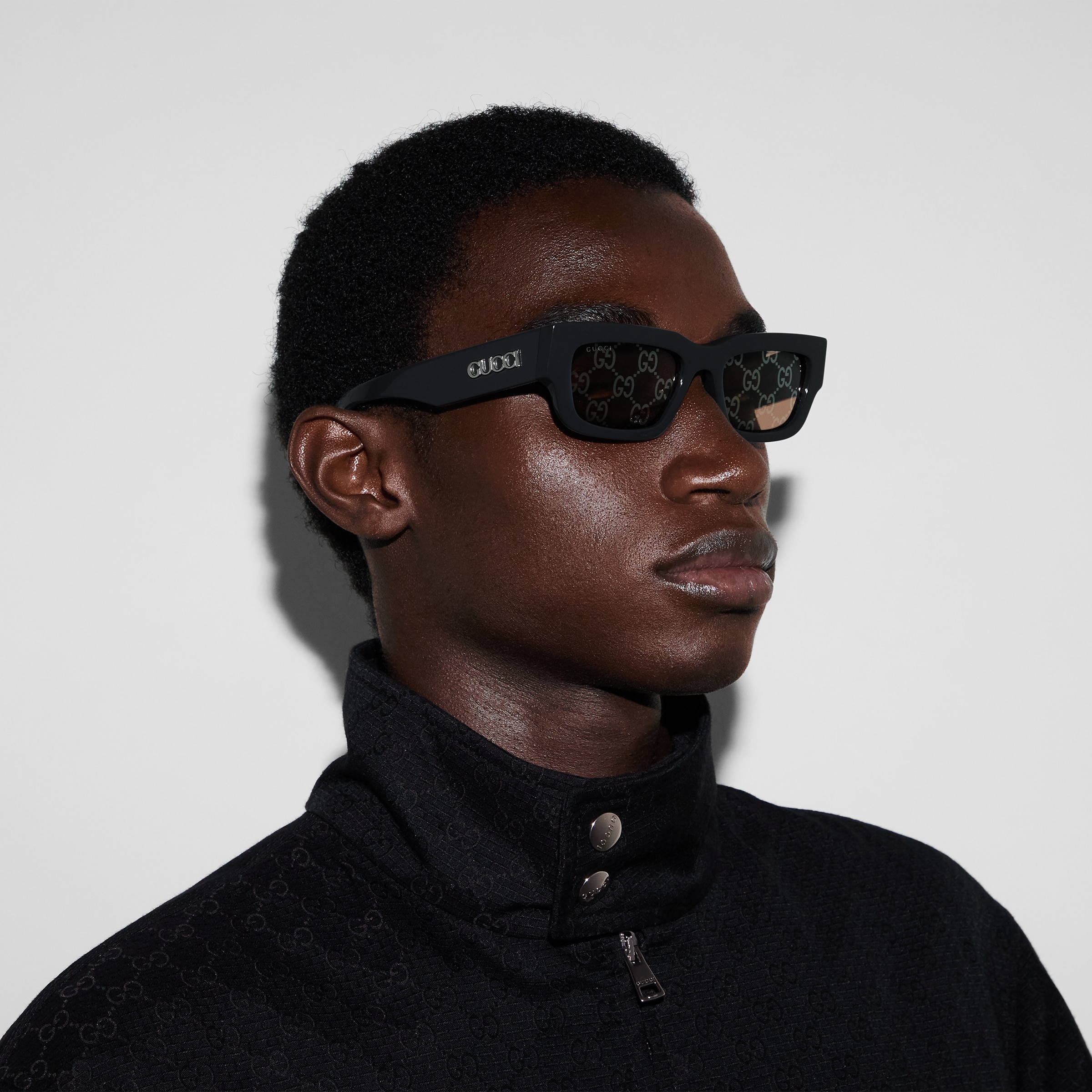 Rectangular frame sunglasses in black | GUCCI® CA