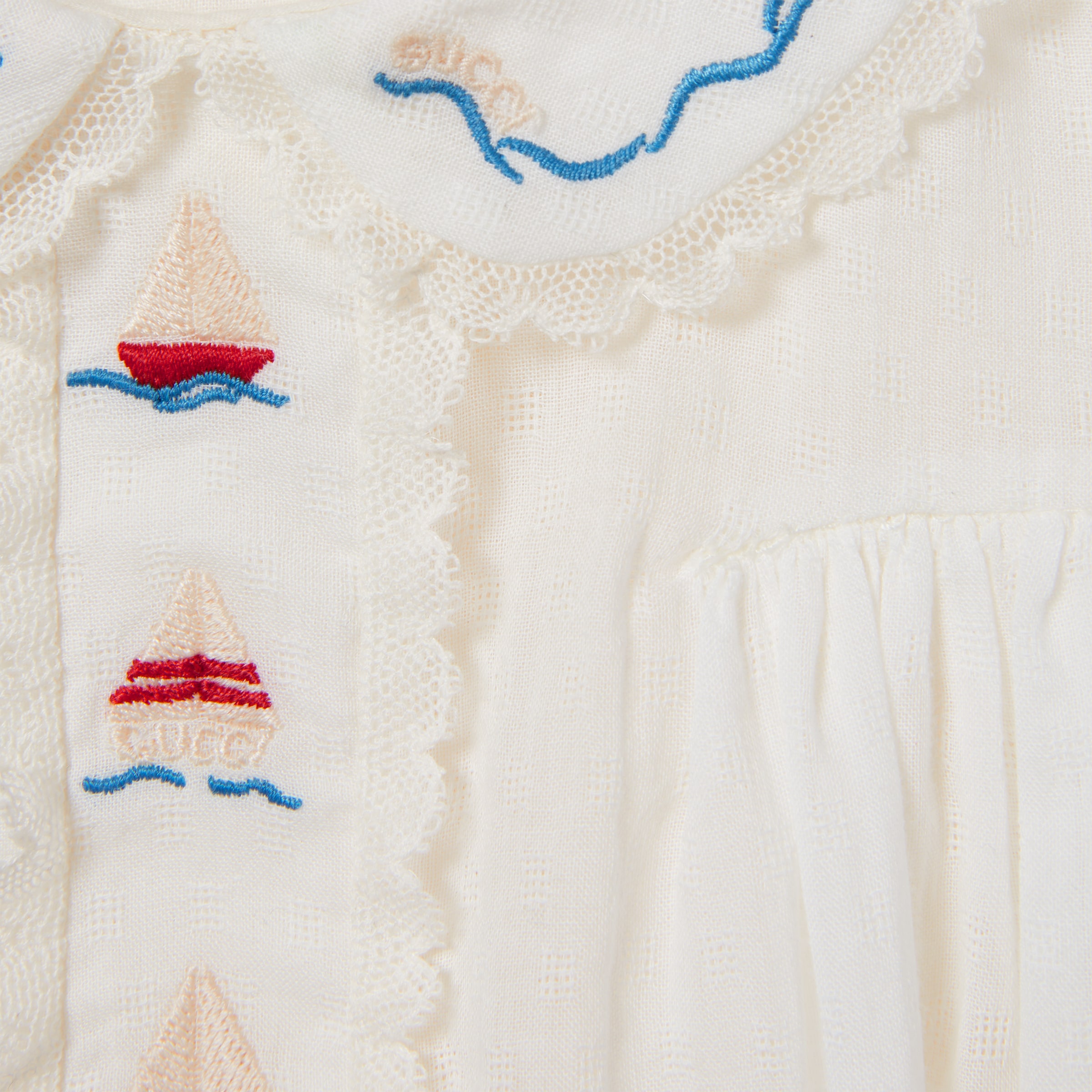 専用　GUCCI キッズ　130cm 刺繍 期間限定GUCCI グッチ キッズtシャツ 刺繍130cm グレー 灰色