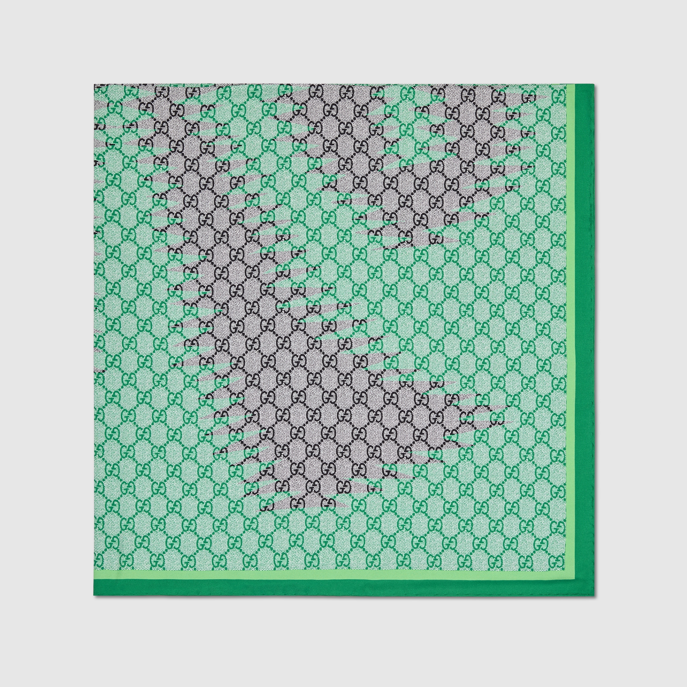 826095_3G001_3700_002_090_0000