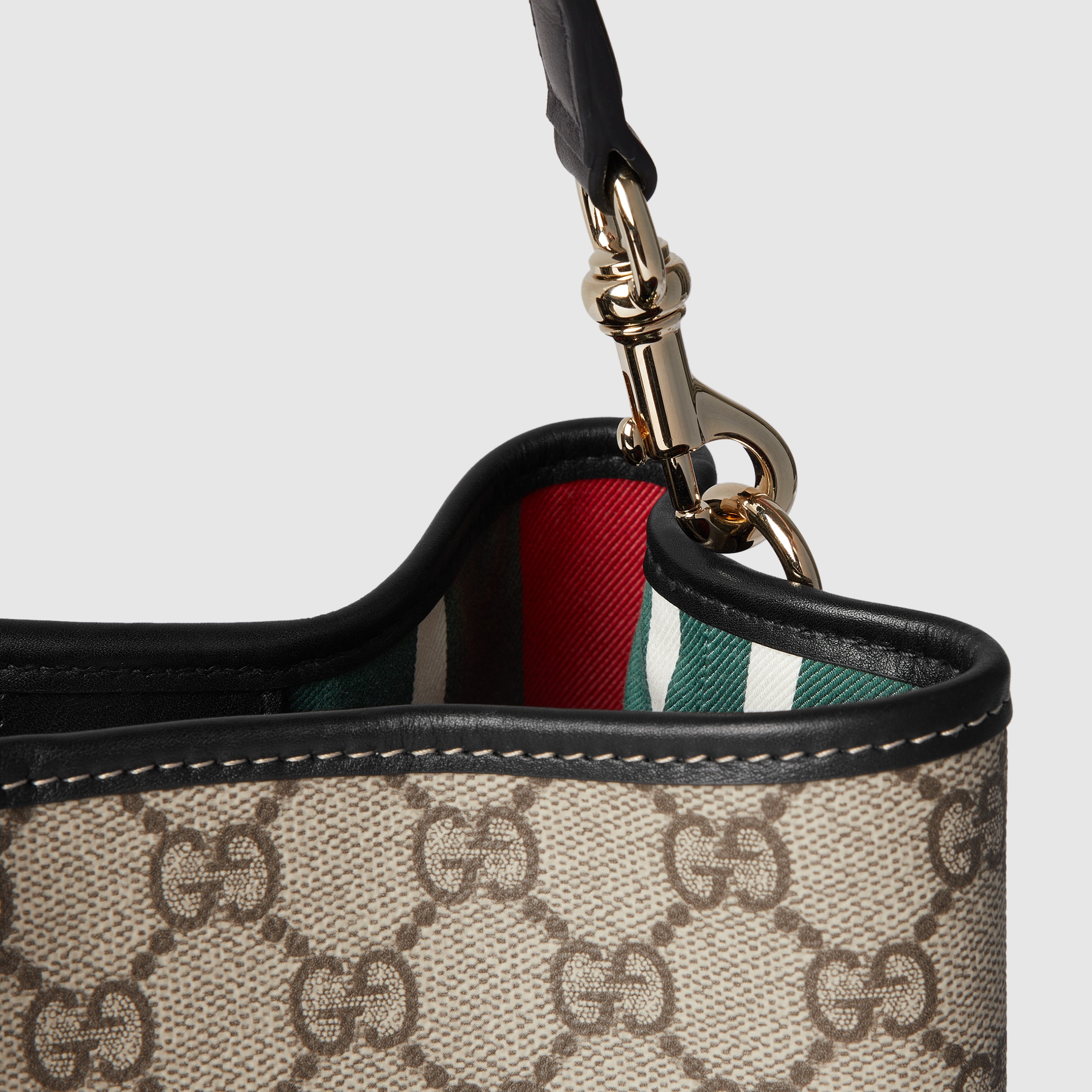 GG EMBLEM SMALL BUCKET BAG