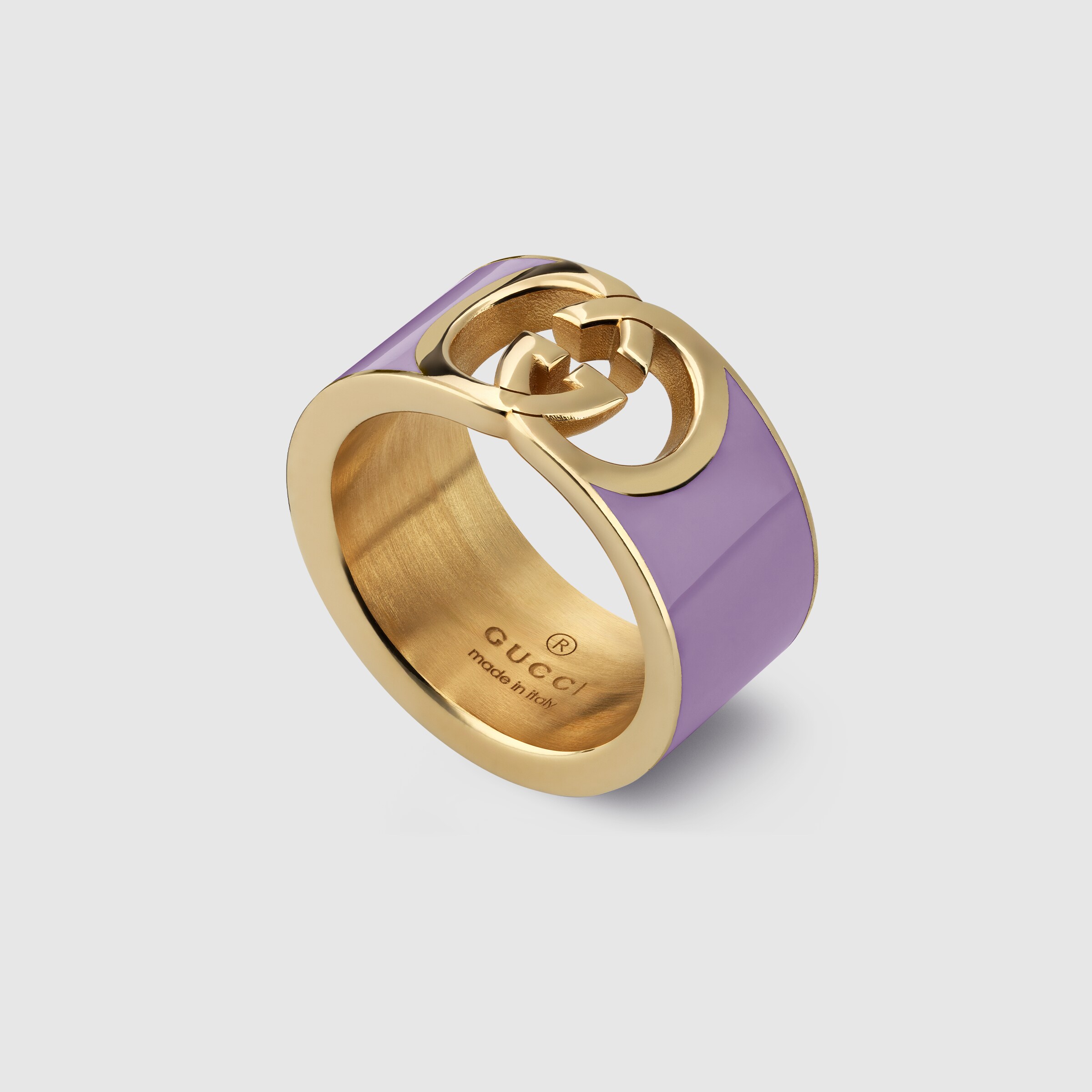 Gucci Interlocking enamel ring in yellow gold-toned brass