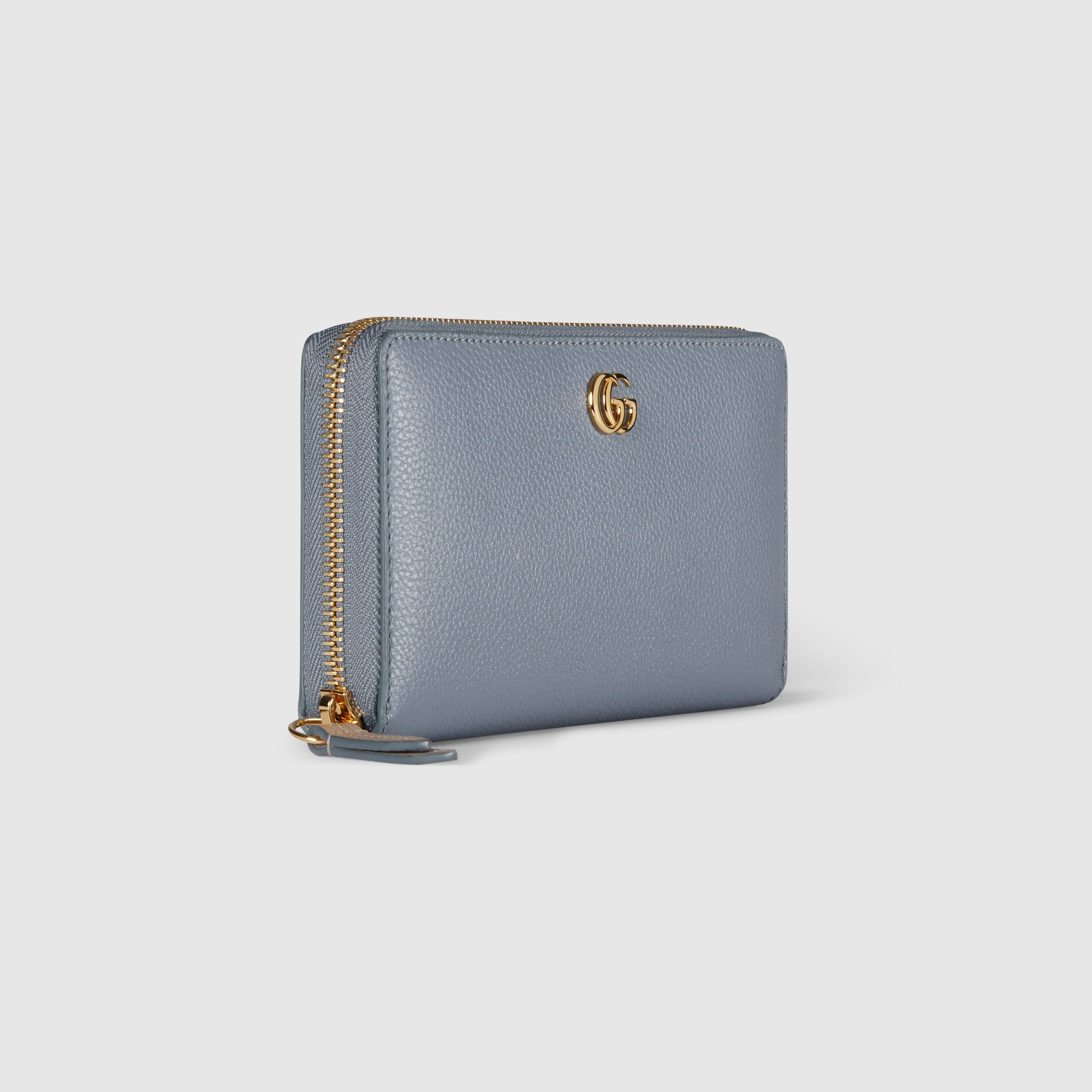 Bi-color GG Marmont zip around wallet in light blue and beige
