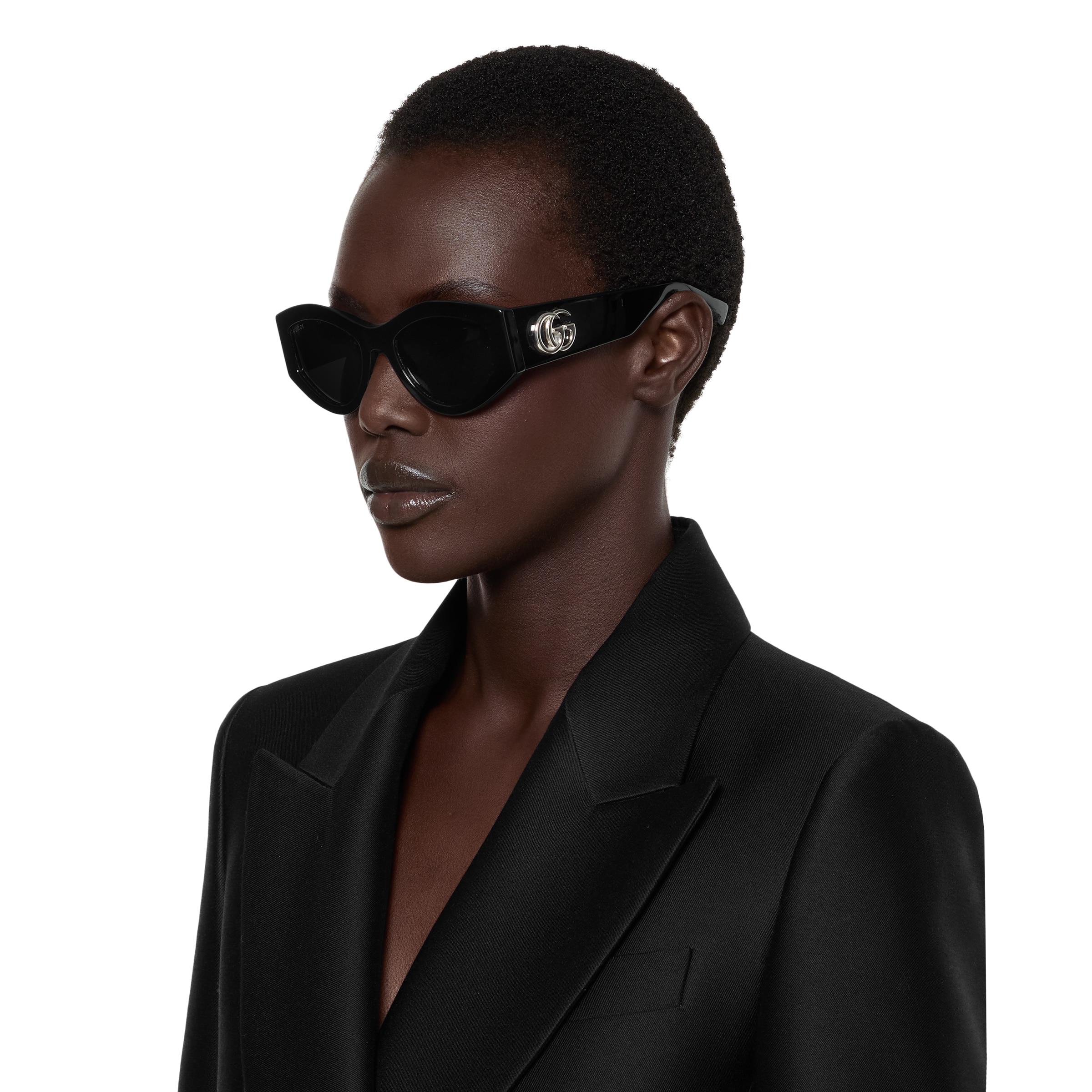 Oval frame sunglasses in black | GUCCI® AE