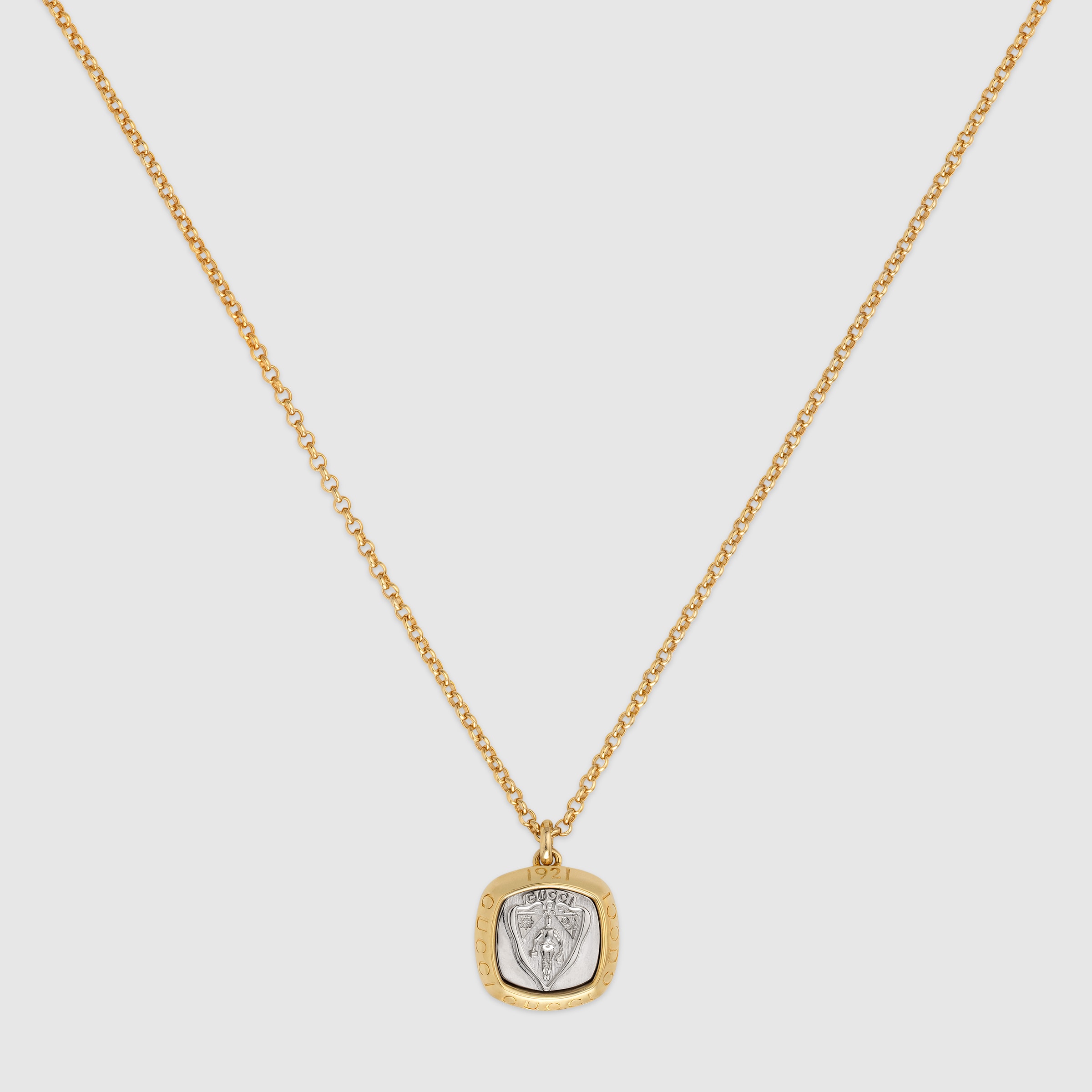 グッチ クレスト〕ペンダント ネックレス ・ゴールドトーン ブラス