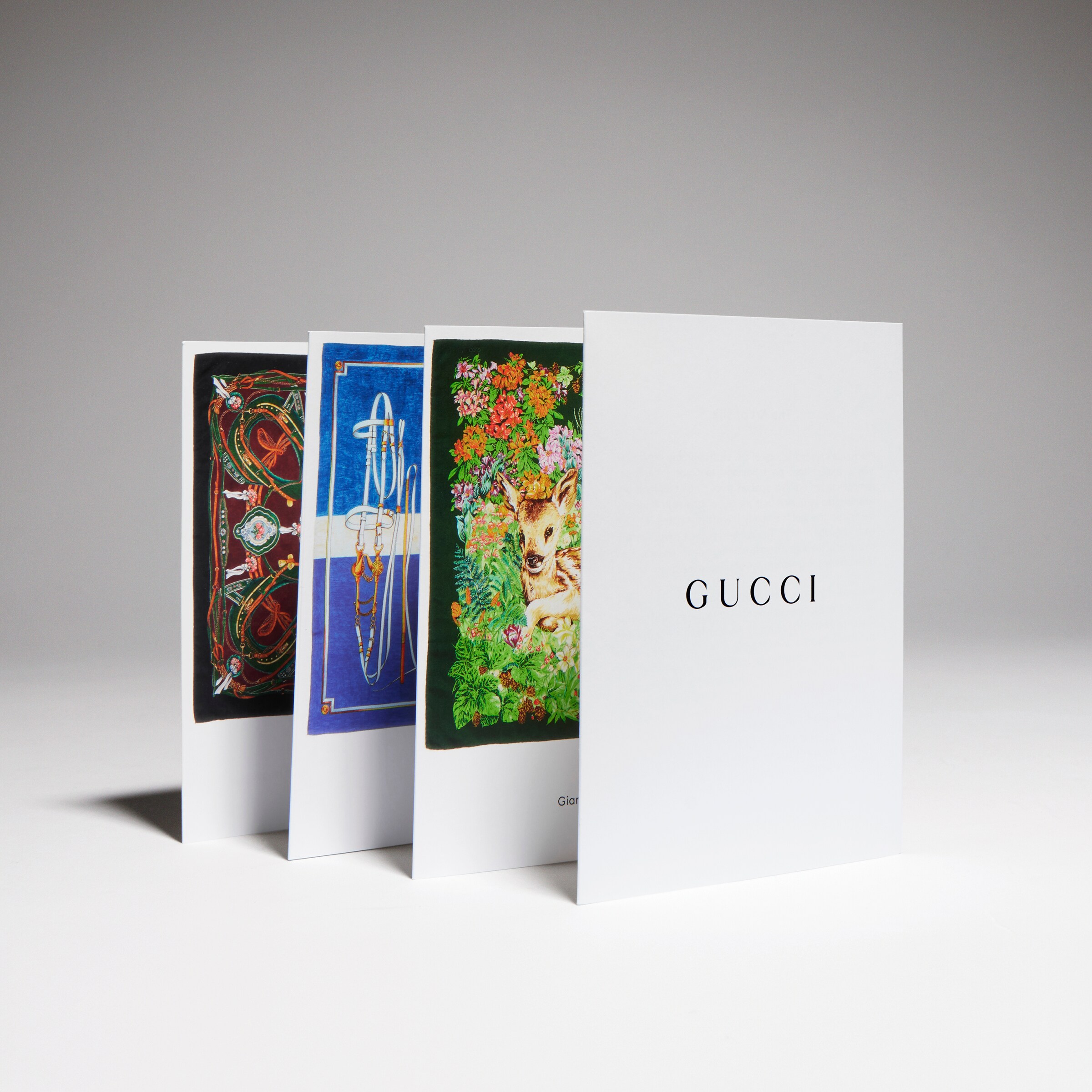 美品　グッチ　スカーフ　大判　 マルチカラー　シルク100%　グッチシモ Double Trouble」 プリント シルク スカーフ ・マルチカラー | GUCCI公式