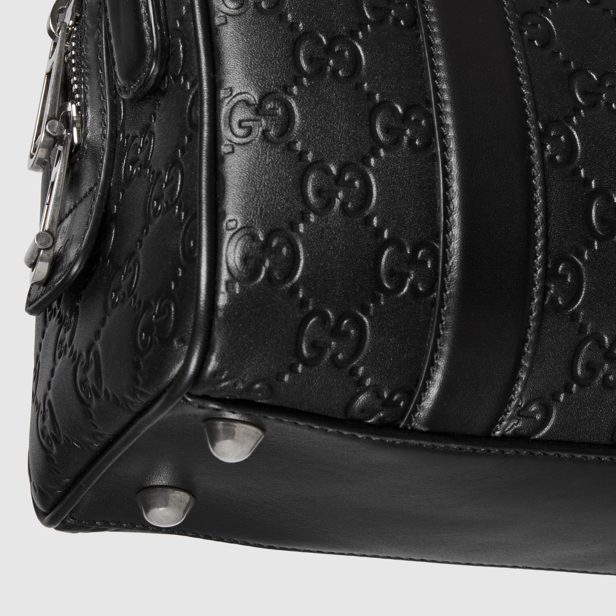 GGエンブレム〕スモール ダッフルバッグ ・ブラック GGレザー | GUCCI公式