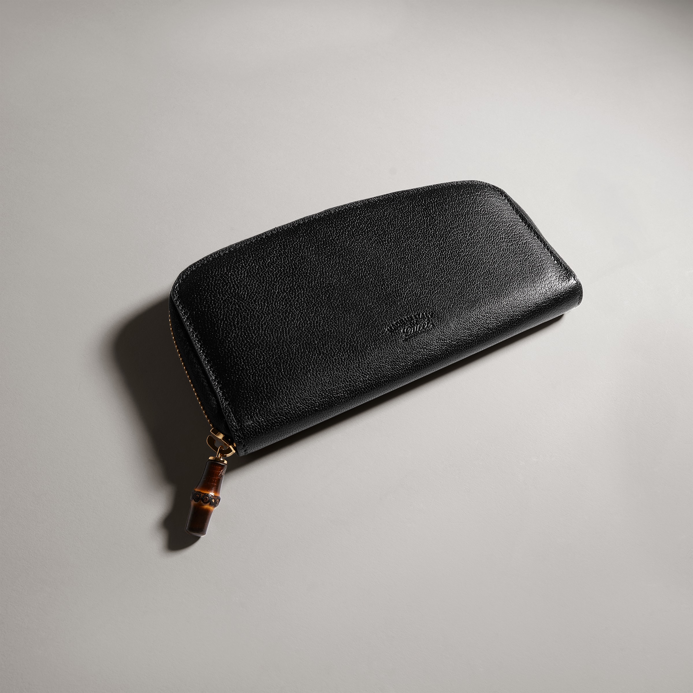 バンブー付き ジップアラウンドウォレット ・ブラック レザー | GUCCI公式