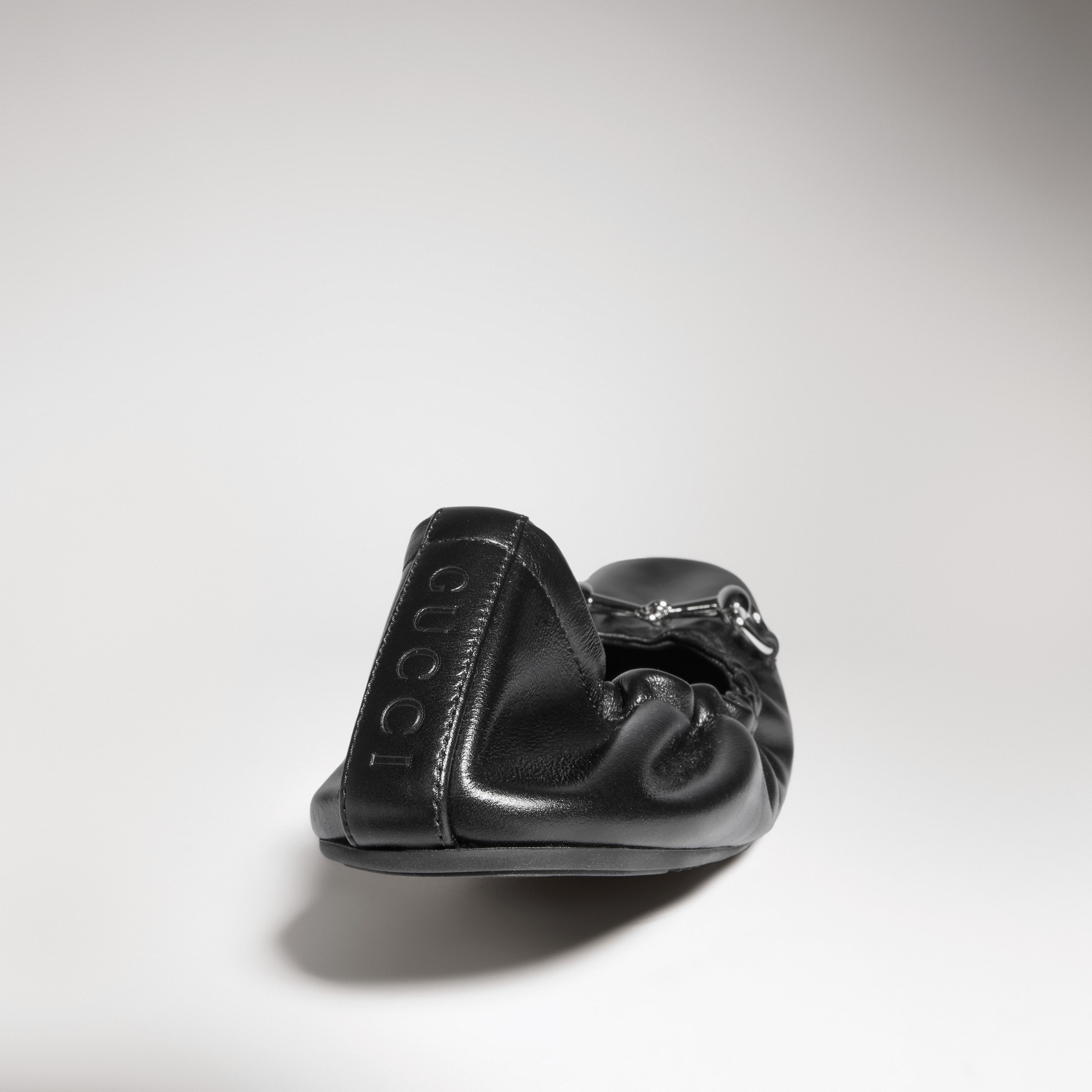 美品　GUCCIグッチ　フラット　バレエシューズ　オールレザー　黒　CGフリンジ グッチ プリマ ウィメンズ フラットバレエシューズ ・ブラック レザー