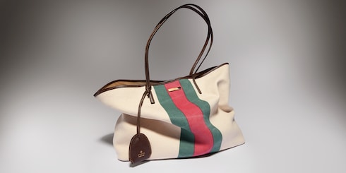 حقيبة يد Gucci Tribeca كبيرة الحجم مع تعويذة