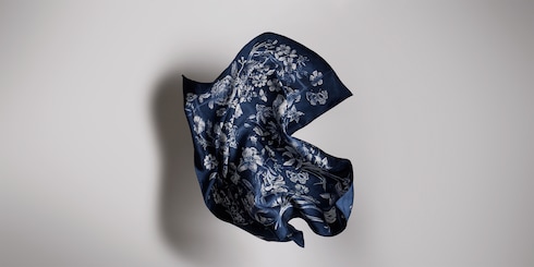 Carré en jacquard de soie à imprimé
