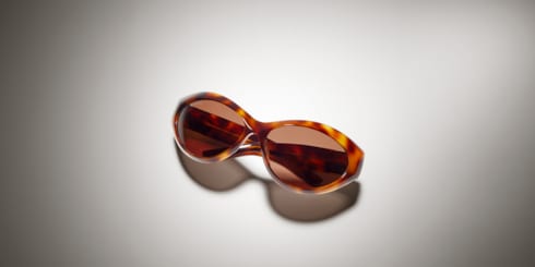 Cat eye frame sunglasses