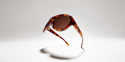 Sonnenbrille im Pilotenstil