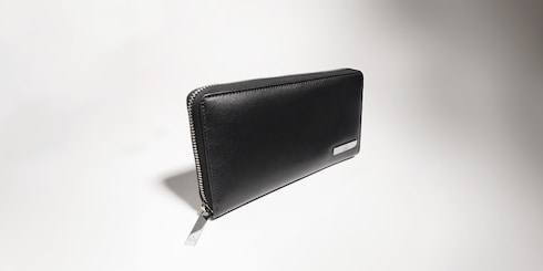メタルタグ付き ジップアラウンドウォレット ・ブラックレザー | GUCCI公式
