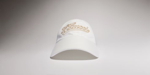 Cotton baseball hat with embroidery