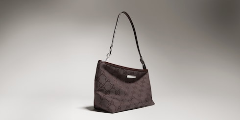 Pouch piccola con cinturino e targhetta Gucci