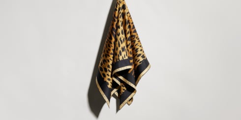Carré en twill de soie imprimé