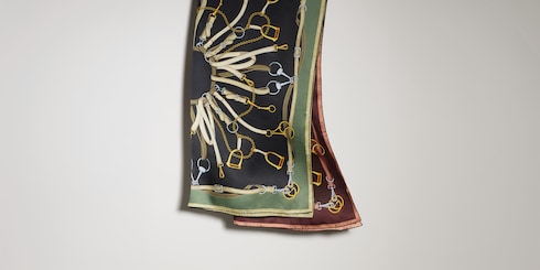 Estola de sarga de seda estampada