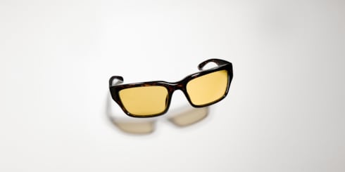 Sonnenbrille mit rechteckigem Rahmen