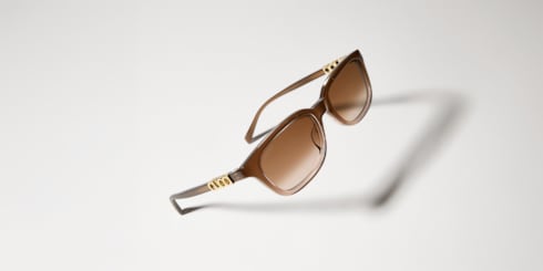 Sonnenbrille mit rechteckigem Rahmen