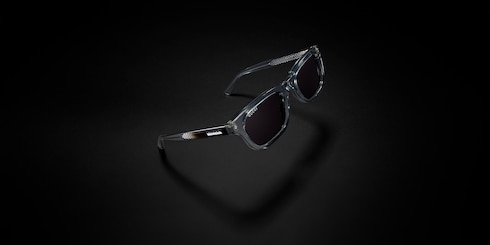 Sonnenbrille mit rechteckigem Rahmen