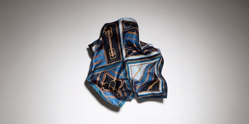 Carré jacquard en twill de soie imprimé