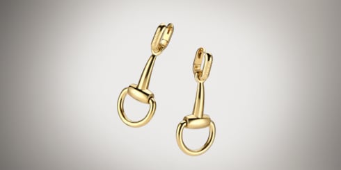 أقراط بتصميم Horsebit