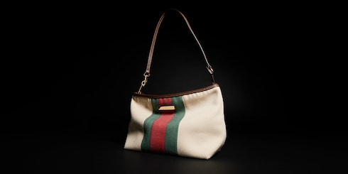 Kleine Pouch mit Riemen und Web