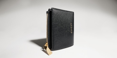 Cartera pequeña con letras Gucci