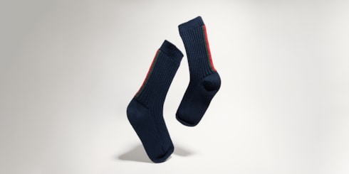 Kindersocken aus gerippter Wolle mit Web
