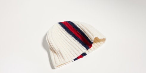 Cappello neonato a costine in lana con nastro Web