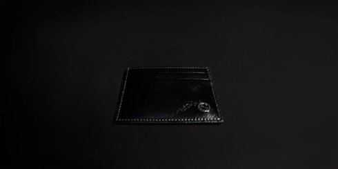 Card case with Interlocking G