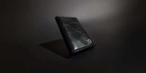 Card case wallet with Interlocking G