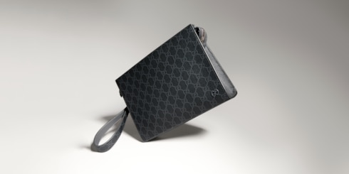 Pouch con finiture grigie misura media