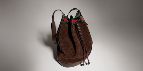 حقيبة دلو كبيرة الحجم من Gucci Venice
