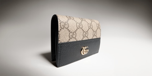 กระเป๋าสตางค์ใส่บัตร GG Marmont bi-color card case wallet