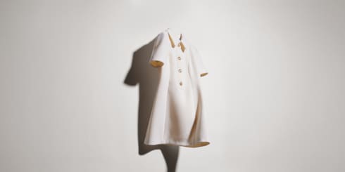 Vestido de crepé de lana con botón de Doble G