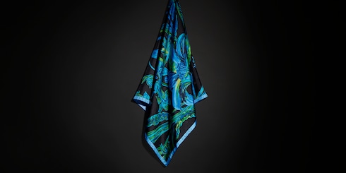 Vierecktuch aus Seidentwill mit Gucci Blumen- und Doppel G Print