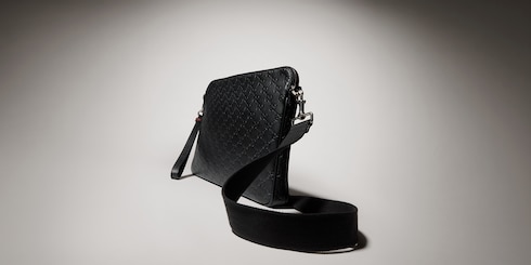 GG Emblem medium crossbody bag