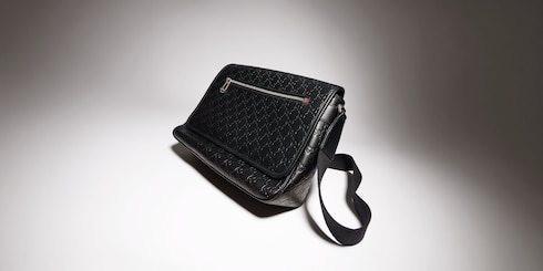 GG Emblem medium crossbody bag