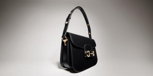حقيبة الكتف Gucci Horsebit 1955 متوسطة الحجم