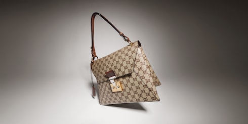 Bolso de mano mediano con asa y cerradura