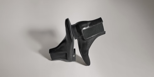 Men's ankle boot with elastic insert