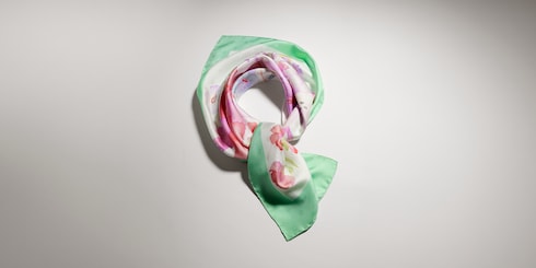 Pañuelo cuadrado de seda con Doble G estampado