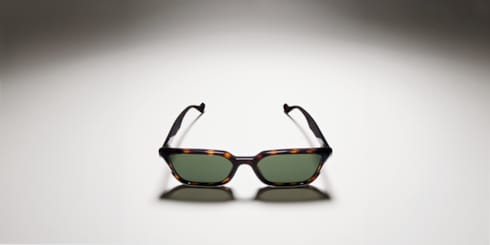 Sonnenbrille mit rechteckigem Rahmen